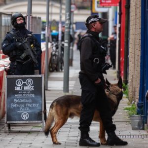 Armed police close Blackfriars Street